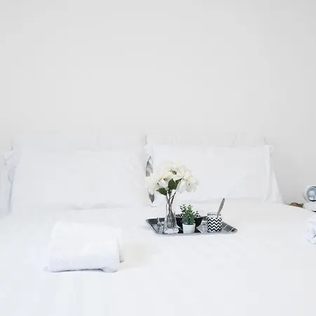 Easylife - Stile Ed Eleganza In Sant'agostino * Milan