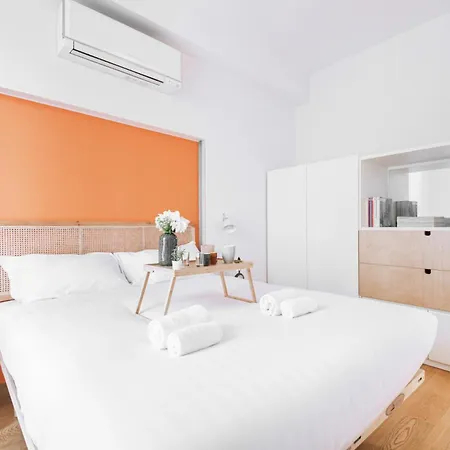 Easylife - Stile Ed Eleganza In Sant'agostino Milano