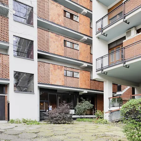 Easylife - Stile Ed Eleganza In Sant'agostino Milan